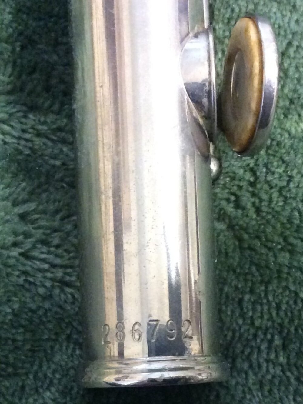 Bundy Selmer Silverplated Flute #286792 w/ Blue Velvet Case – Pre-Owned - Picture 4 of 9